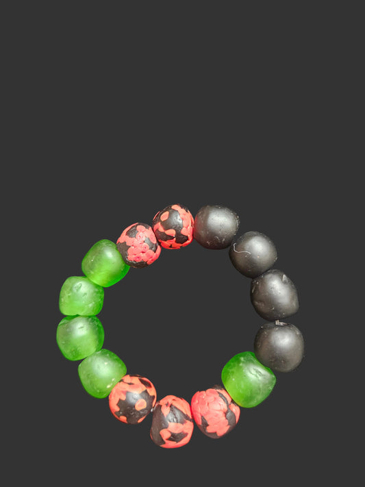 Handcrafted Krobo Bead Bracelet – Eco-Friendly Ghana Glass Jewelry (7–7.5″ Slide-On